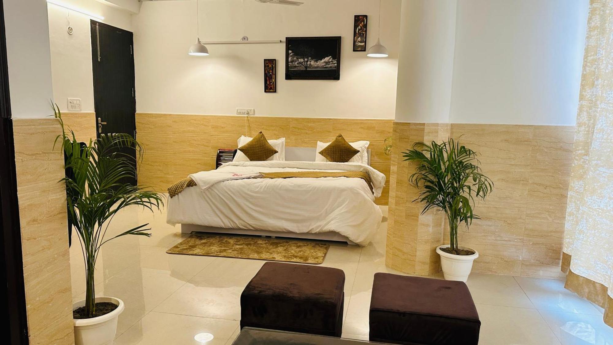 Hotel Relax In - Noida Sector 18 Экстерьер фото