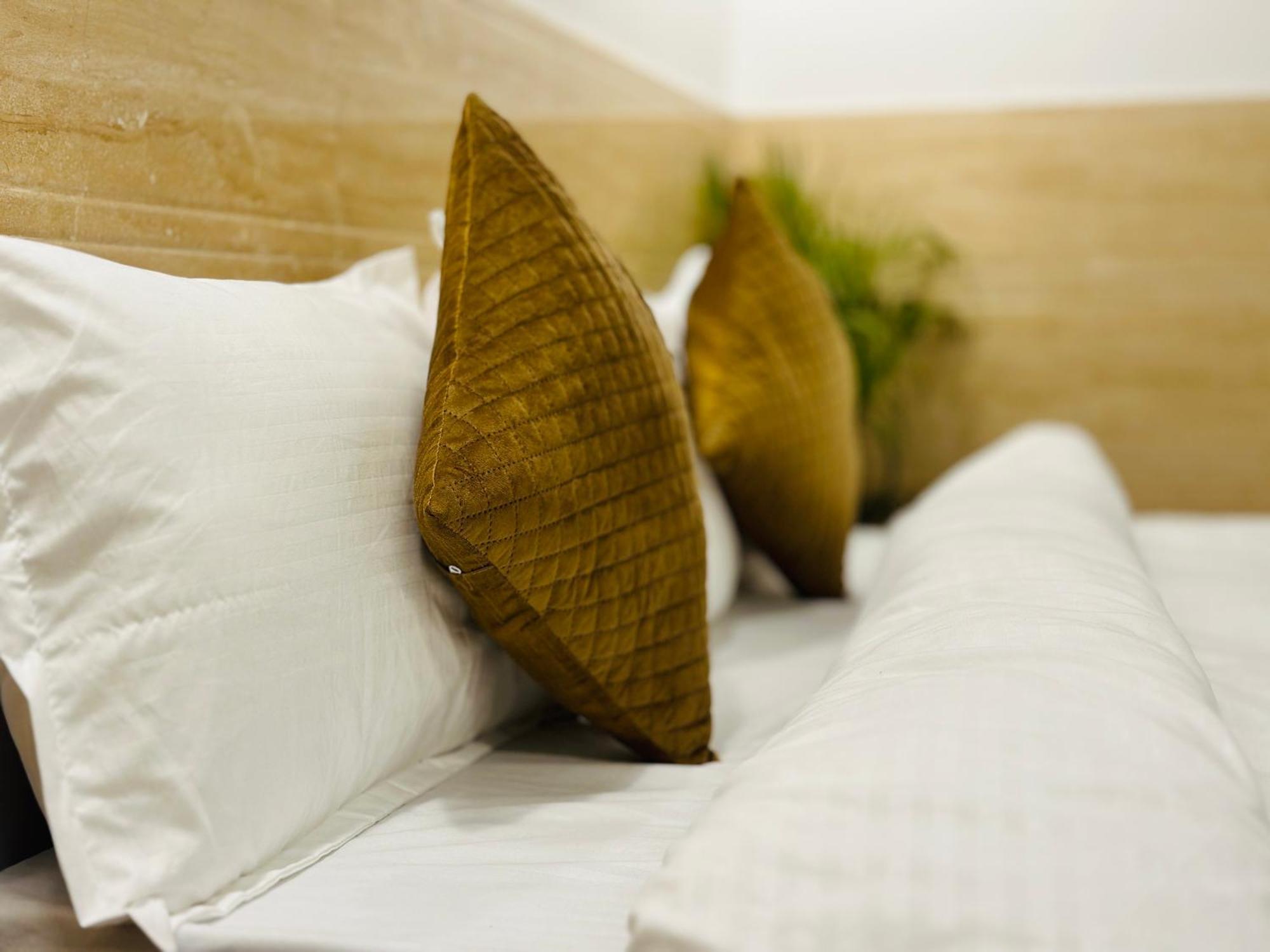 Hotel Relax In - Noida Sector 18 Экстерьер фото